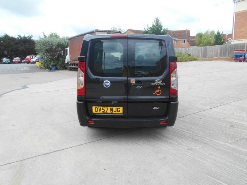 Фото автомобиля FIAT Scudo комби